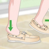 Esticando sapatos novos