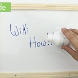 Remover resíduos de tinta antigos de um quadro branco