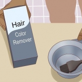 Remova a tintura de cabelo permanente
