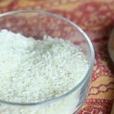 Fazendo farinha de arroz