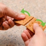 Fazendo smores em um microondas