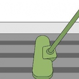 Remova os maus odores do tapete com bicarbonato de sódio
