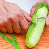Fazendo tzatziki