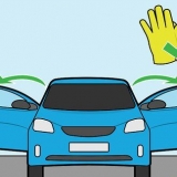 Tirar urina de um assento de carro