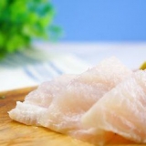 Escalfe o peixe no leite