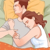 Evite que seu braço fique preso enquanto se aconchega na cama