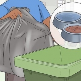 Impeça os gatos de fazer xixi na sua porta da frente