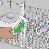 Usando sal em uma máquina de lavar louça