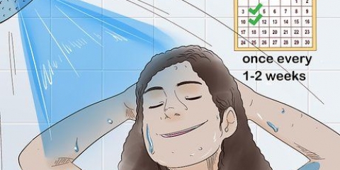 Cuidando do seu cabelo crespo como uma mulher
