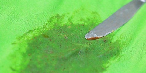 Remova manchas de vômito da roupa