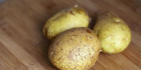 Assar uma batata no micro-ondas