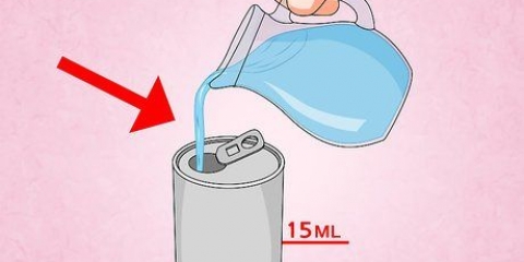 Amassar uma lata com pressão de ar