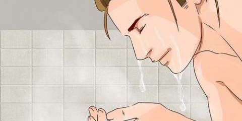 Usando uma colher de comedão