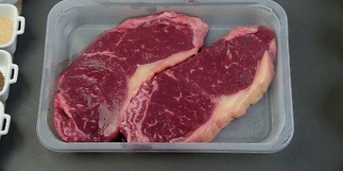 Aplicando uma marinada seca ao bife
