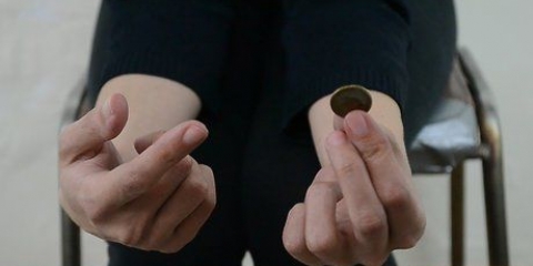Faça um truque simples com moedas