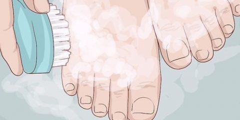 Usando um peeling esfoliante para os pés