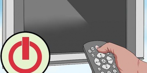 Limpando uma tv de tela plana