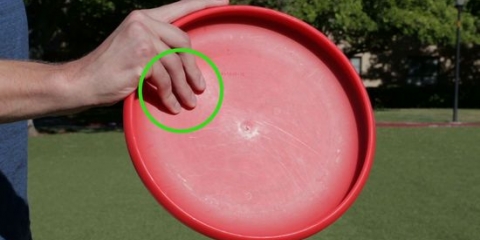 Jogando um frisbee