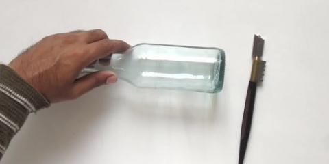 Cortando uma garrafa de vidro