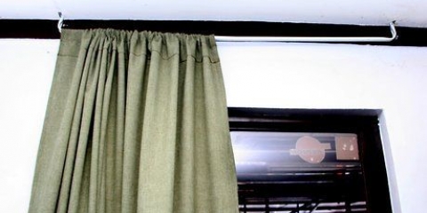 Limpeza e lubrificação de uma porta de vidro deslizante