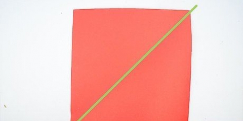 Como dobrar um coração de papel