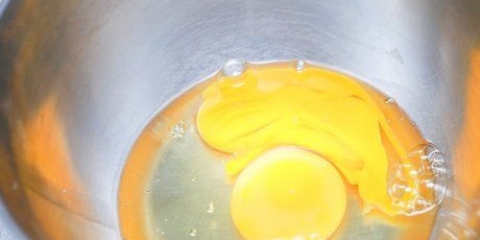 Fazendo uma omelete de queijo