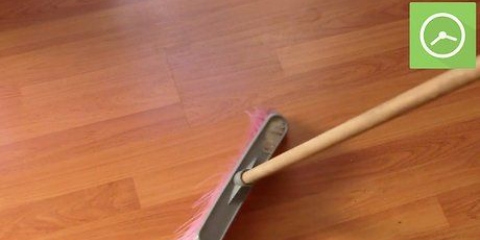 Limpando um piso laminado