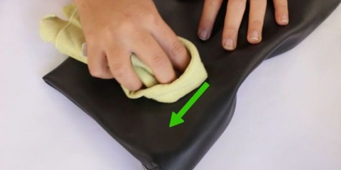 Limpando uma bolsa de couro