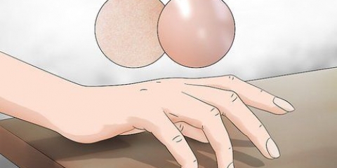 Escolhendo uma cor de esmalte que combina com você