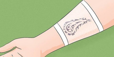 Preparando uma nova tatuagem