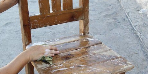 Pintando uma velha cadeira de madeira