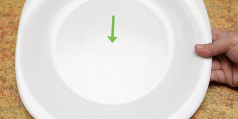 Faça uma pizza de um dia fresca novamente no microondas