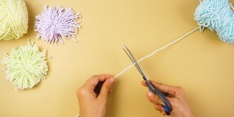 Fazendo um pom pom de fios