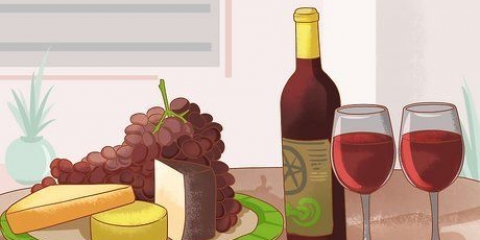 Preparando um jantar romântico em casa