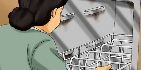 Limpando uma máquina de lavar louça mofada