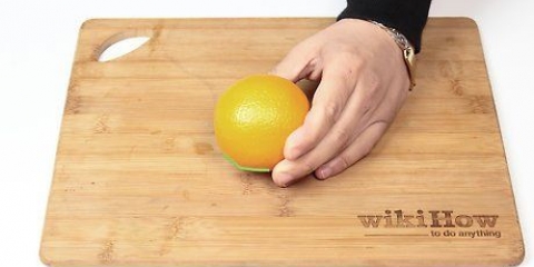 Cortando uma laranja
