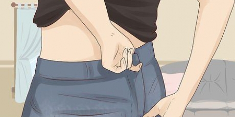 Pegando jeans pela cintura
