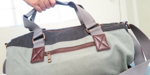 Embalando uma bolsa de praia