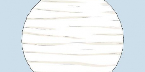 Decorar uma mesa com tule