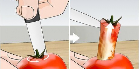 Cortando um tomate