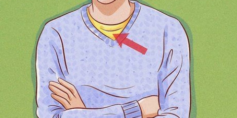 Vestindo um suéter (para homens)