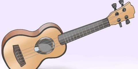 Afinando um ukulele