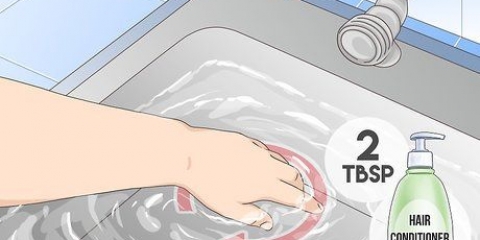 Esticando um suéter de lã