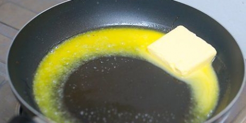 Fazendo ovos beneditinos