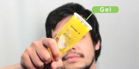 Aplique gel no cabelo