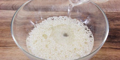 Fazendo arroz tufado