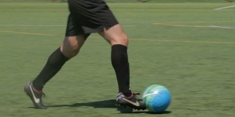 Aprenda a driblar bem como jogador de futebol