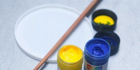 Misturando tinta verde
