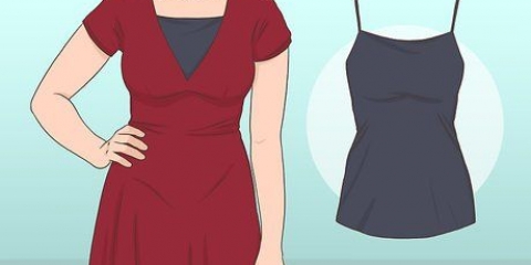 Cobrindo o decote em um vestido elegante