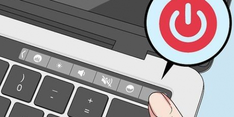 Limpando o teclado de um macbook pro